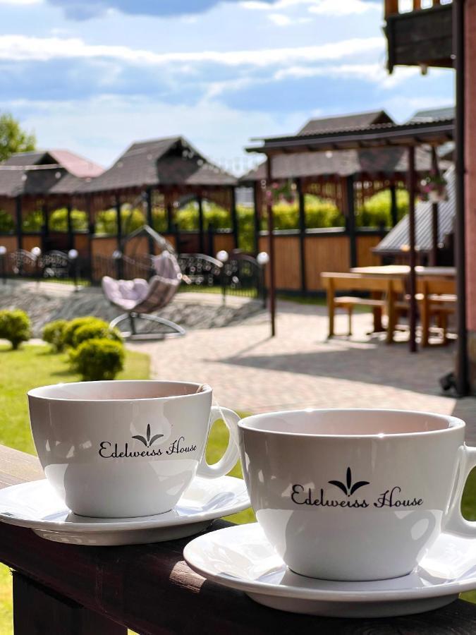 Edelweiss House Hotell Svitjaz Eksteriør bilde